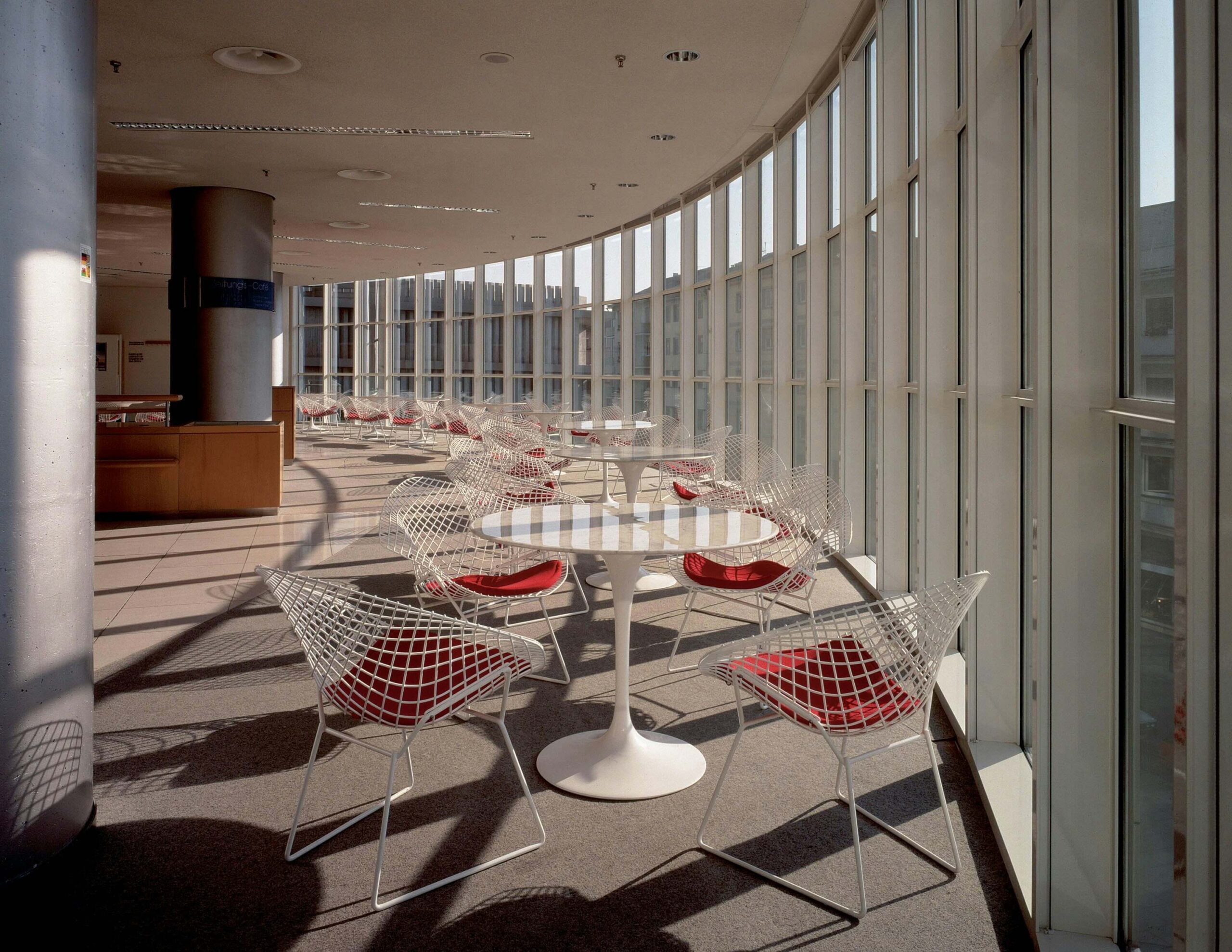 bertoia diamond chairs from knoll