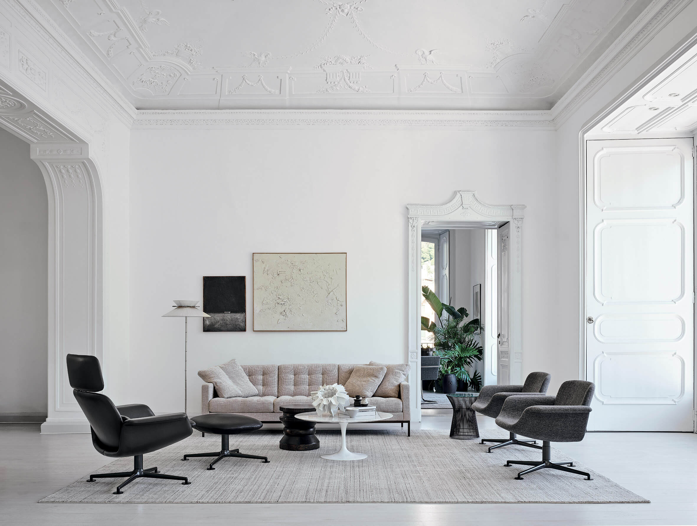 KN01 Chair from knoll studio at a luxury house