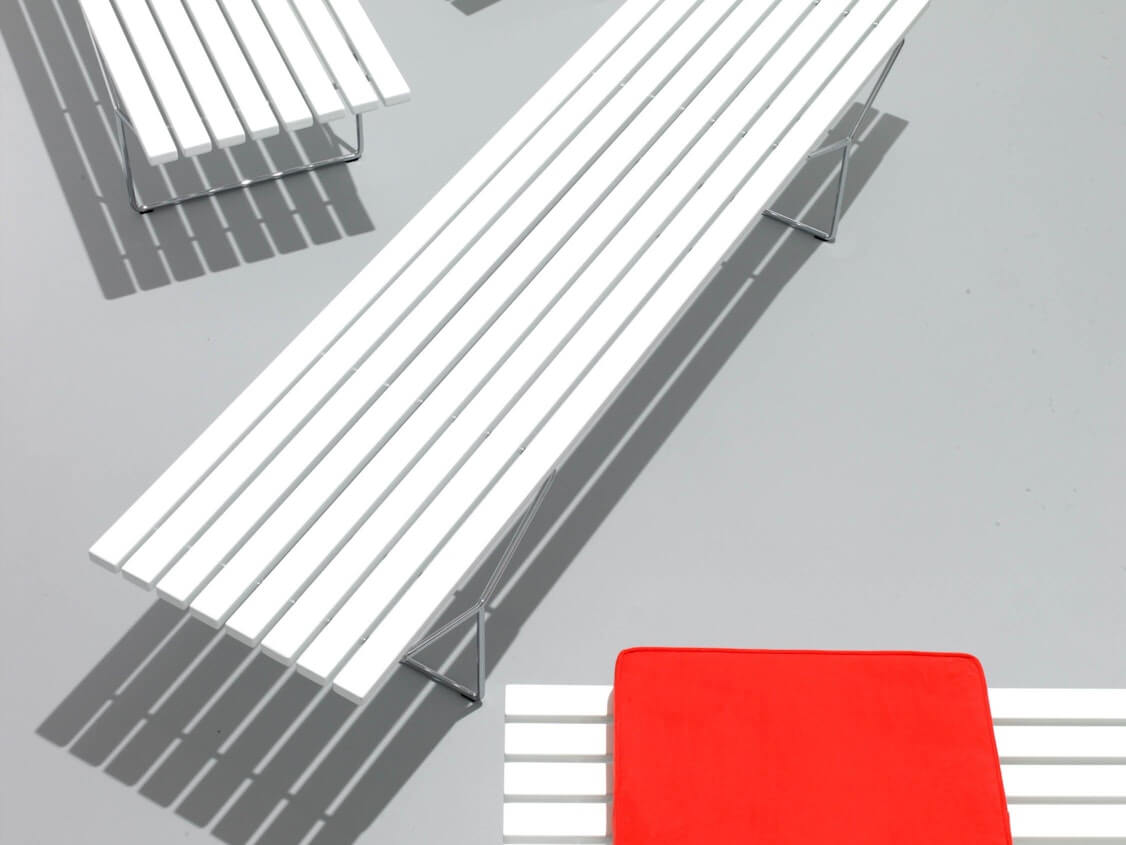 Bertoia Bench white