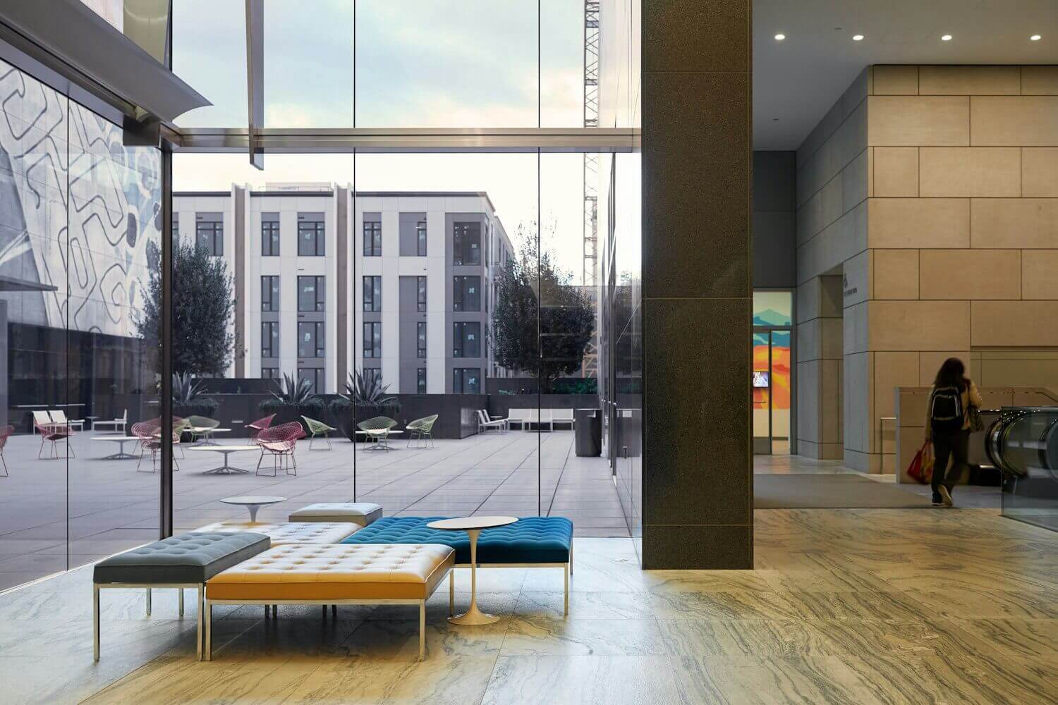 Florence Knoll Relaxed Bench in a modern office